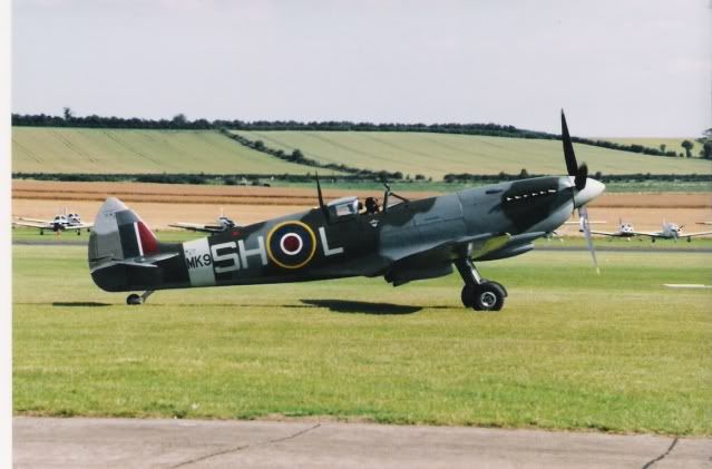 http://i67.photobucket.com/albums/h282/RidingWithTheAngels2/Sub%20album%203/SpitfireLFIXcMK912EdRussell.jpg