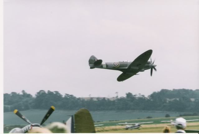http://i67.photobucket.com/albums/h282/RidingWithTheAngels2/Sub%20album%203/SpitfireXVIIISM845HFL-.jpg