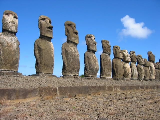 Moai20on20Rapa20Nui.jpg