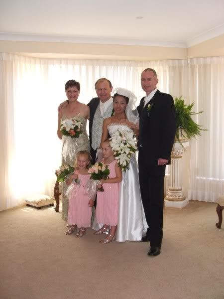 http://i67.photobucket.com/albums/h300/Wilso38/Wedding/DSCF1728.jpg