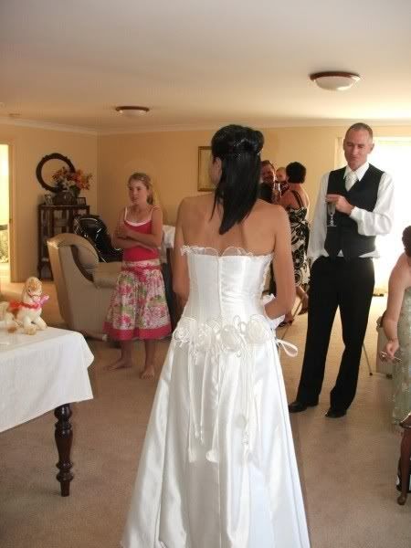 http://i67.photobucket.com/albums/h300/Wilso38/Wedding/DSCF2795.jpg