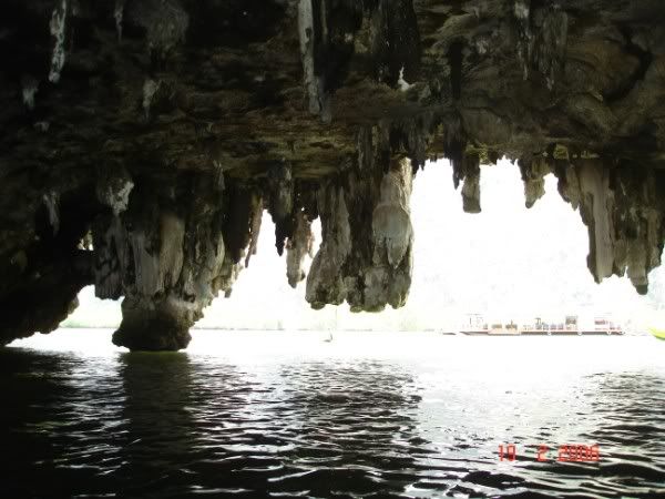 http://i67.photobucket.com/albums/h300/Wilso38/caves/Friends282.jpg