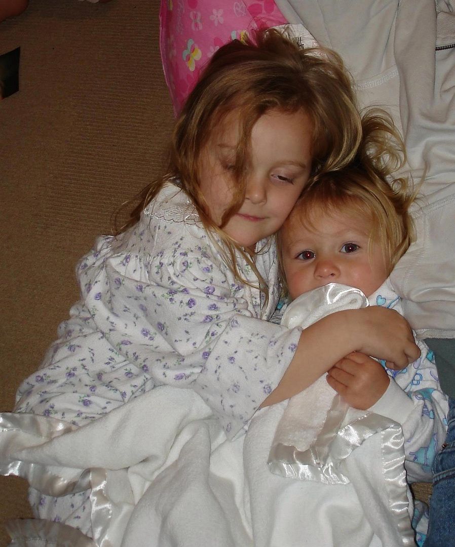 http://i67.photobucket.com/albums/h300/Wilso38/cuddle.jpg
