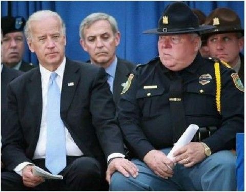 http://i67.photobucket.com/albums/h300/shacklord/joe-biden-touch-cops-knee-e1287971282247_zps6c01ce79.jpg