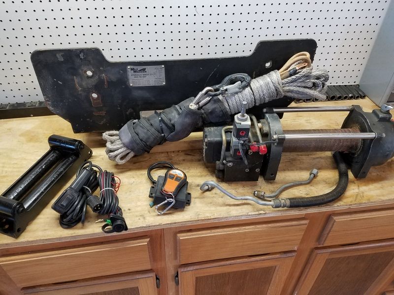 1,500 Mile Marker Hydraulic 10,500 lb winch with synthetic rop