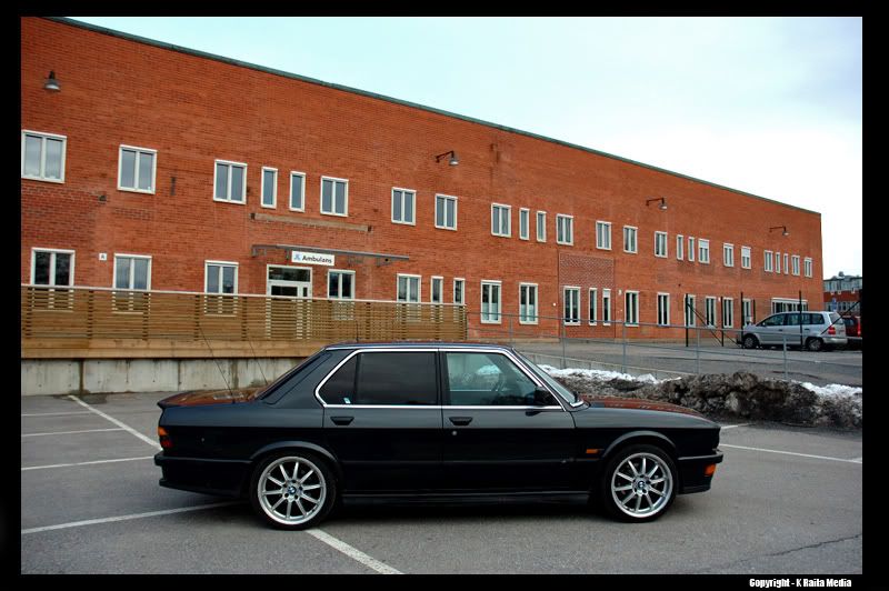 http://i67.photobucket.com/albums/h312/Fugge/Broders/E28/FOTOSESSION1/-BMWE28-Picture15-.jpg