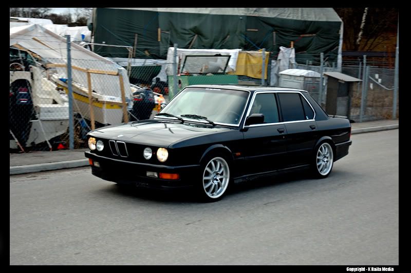 http://i67.photobucket.com/albums/h312/Fugge/Broders/E28/FOTOSESSION1/-BMWE28-Picture17-.jpg