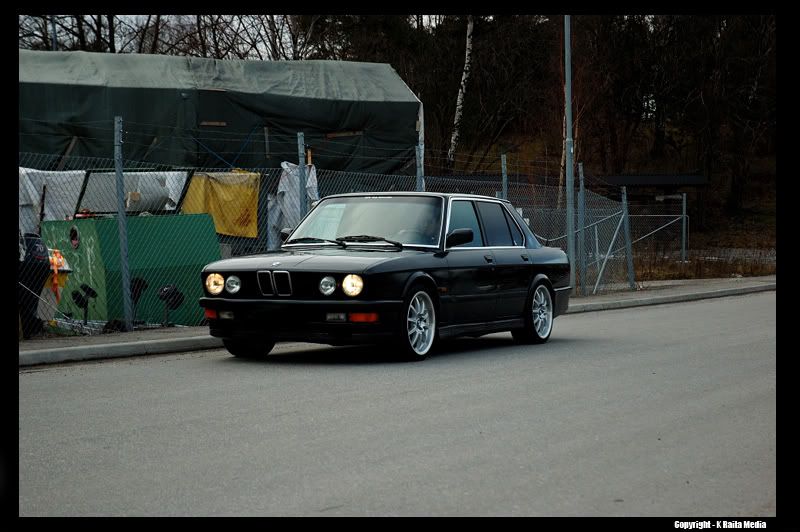 http://i67.photobucket.com/albums/h312/Fugge/Broders/E28/FOTOSESSION1/-BMWE28-Picture20-.jpg