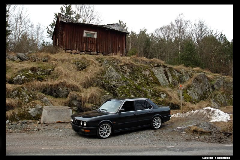 http://i67.photobucket.com/albums/h312/Fugge/Broders/E28/FOTOSESSION1/-BMWE28-Picture9-.jpg