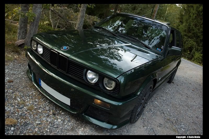http://i67.photobucket.com/albums/h312/Fugge/E30PROJEKT/e30touring.jpg