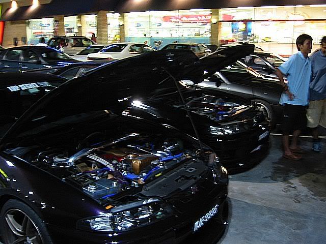 gathering04.jpg